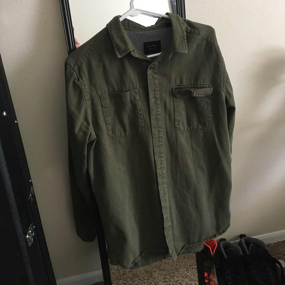 Globe Button down